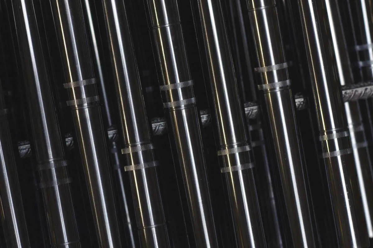 Brushed metal rods from KNEISSLER Brüniertechnik GmbH