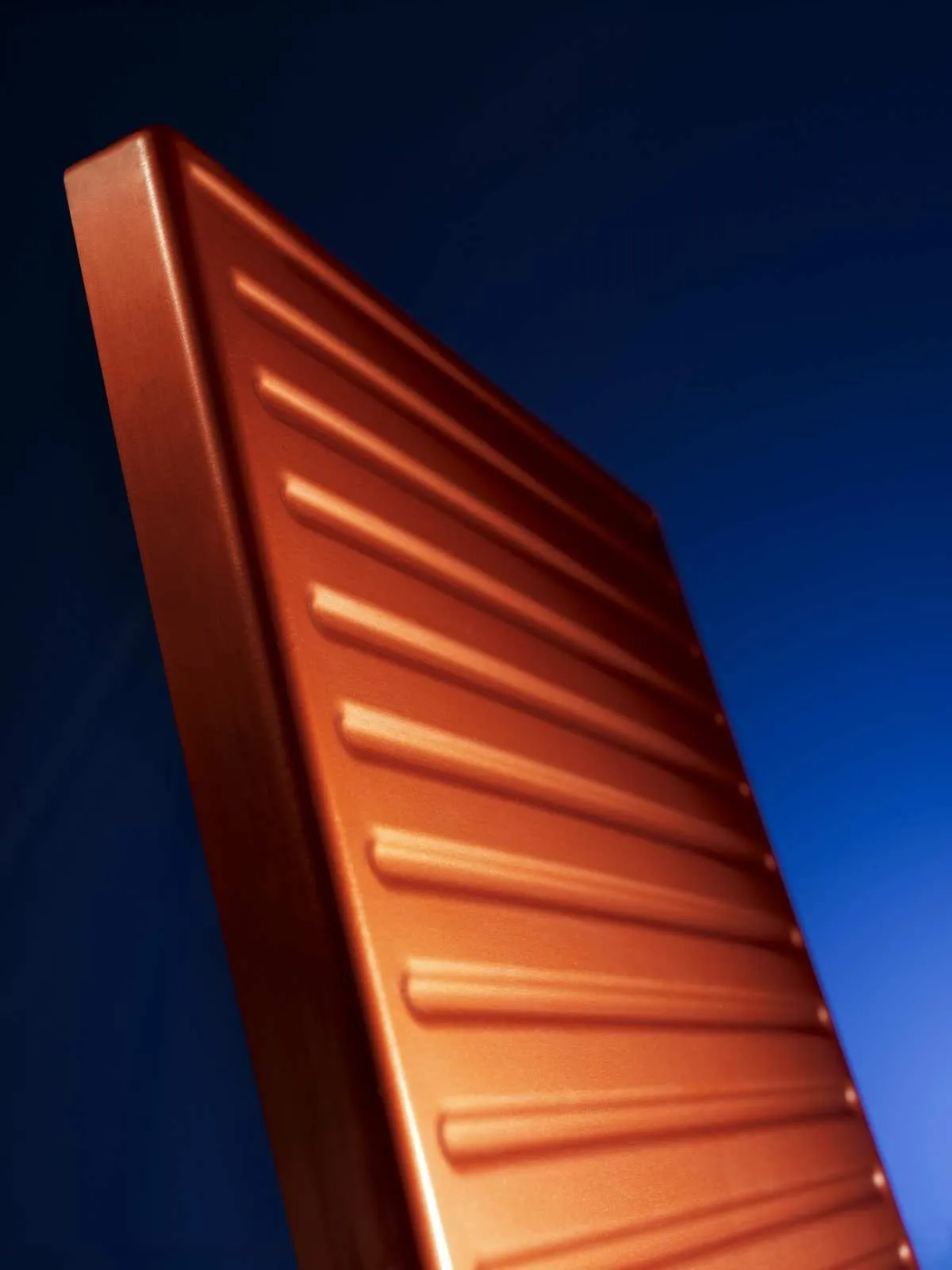 Eloxal con superficie colorata individualmente - Holzapfel Group