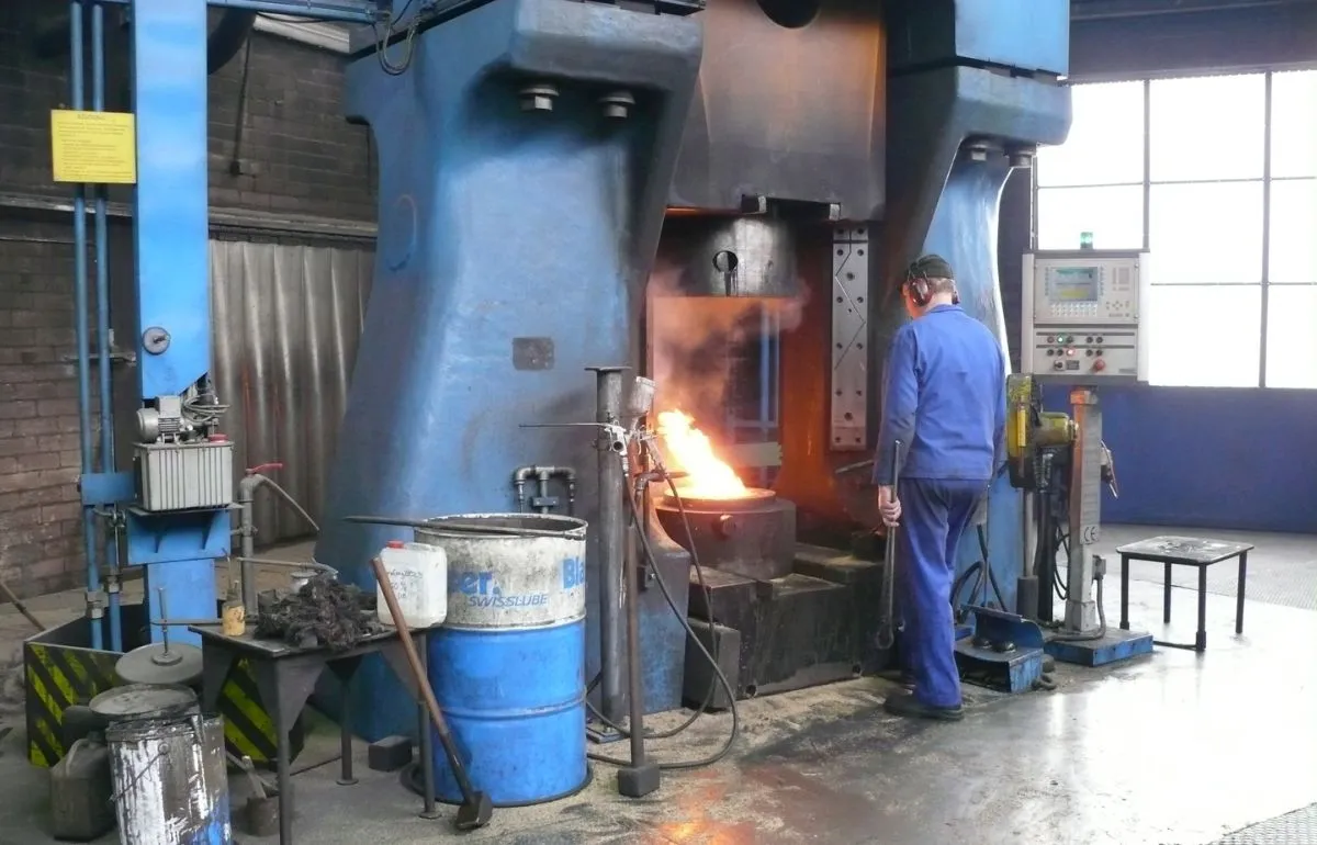 Gesenkschmiedehammer from Flükiger & Co AG